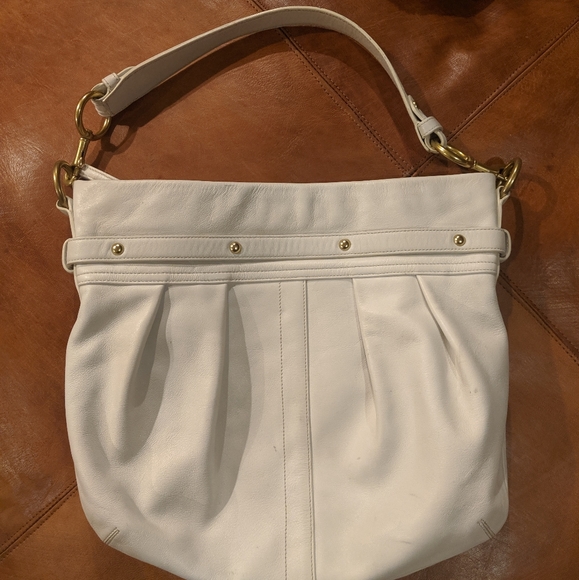 White Coach "Ergo" Pleated Leather Hobo Bag - EUC - Picture 2 of 8